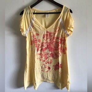 Faded Glory Yellow Flutter Sleeve Tunic with Cut Out Design